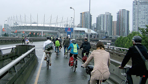 seattle-rain-bikers.jpg
